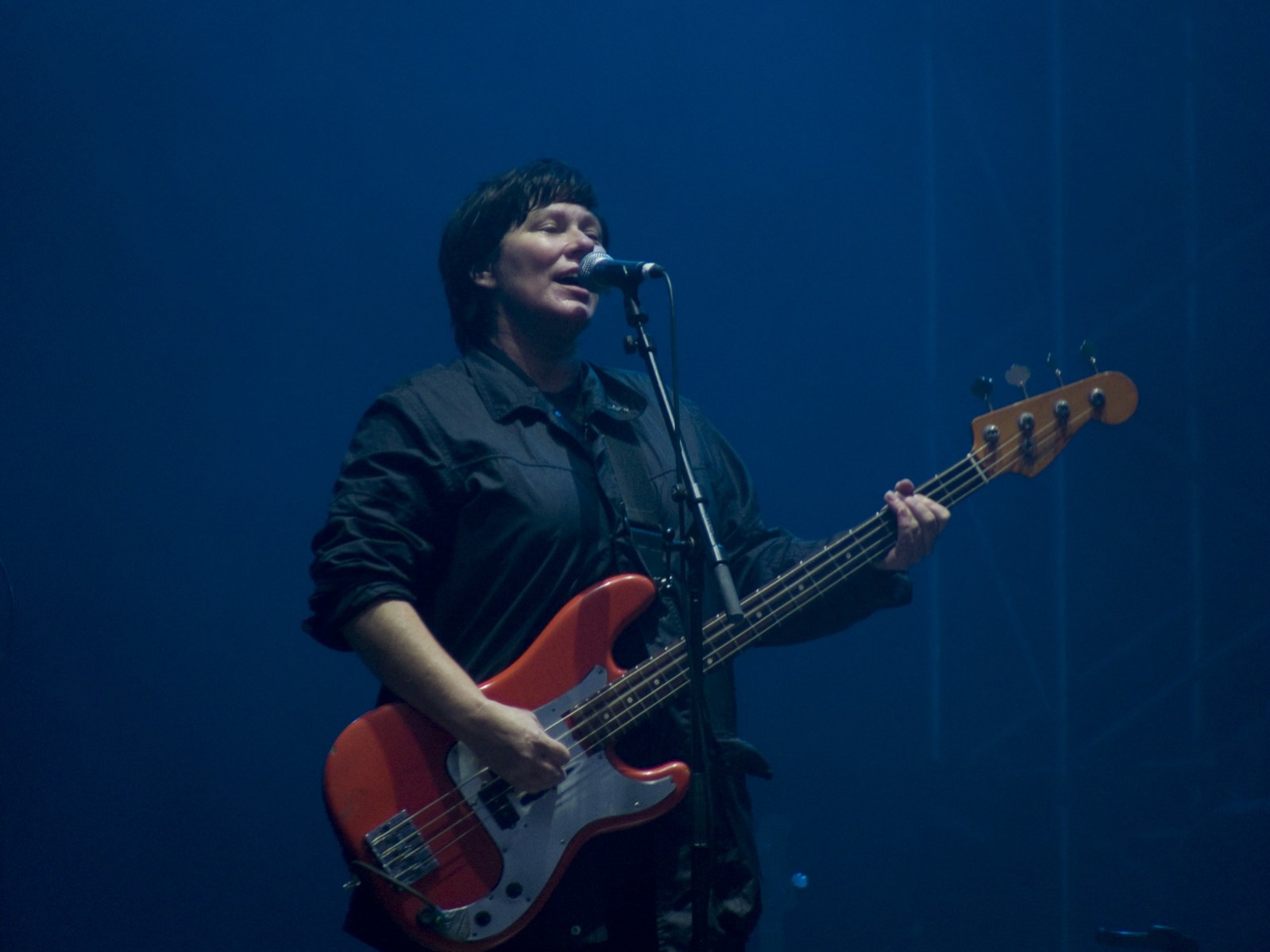 Kim Deal sjunger Gigantic