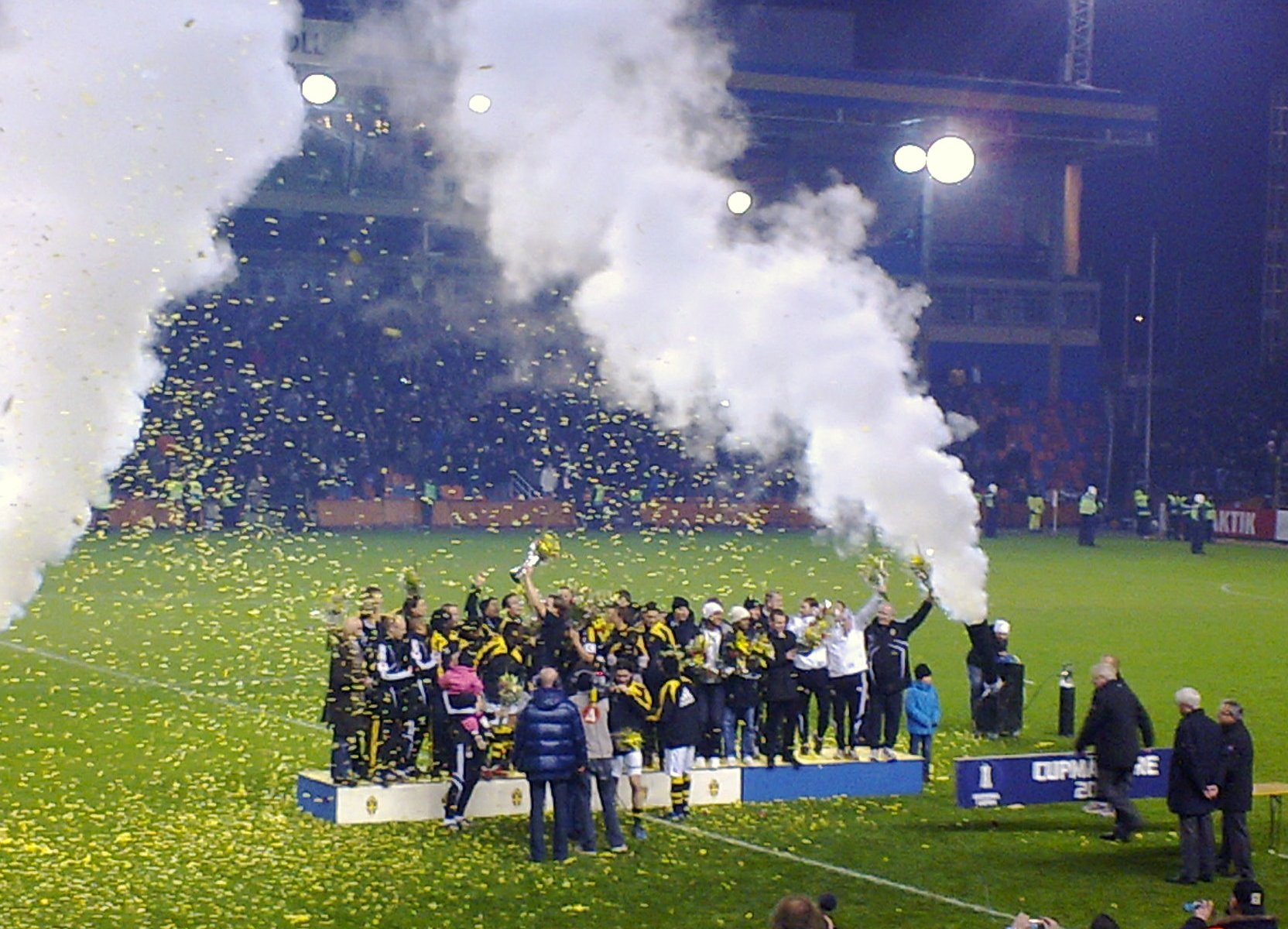 Cupvinnare 2lax9 - taskigt mobilkort från östra nedre